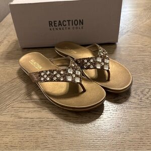 Kenneth Cole Reaction Glam-athon Jeweled Thong Sandal Champagne 6.5M